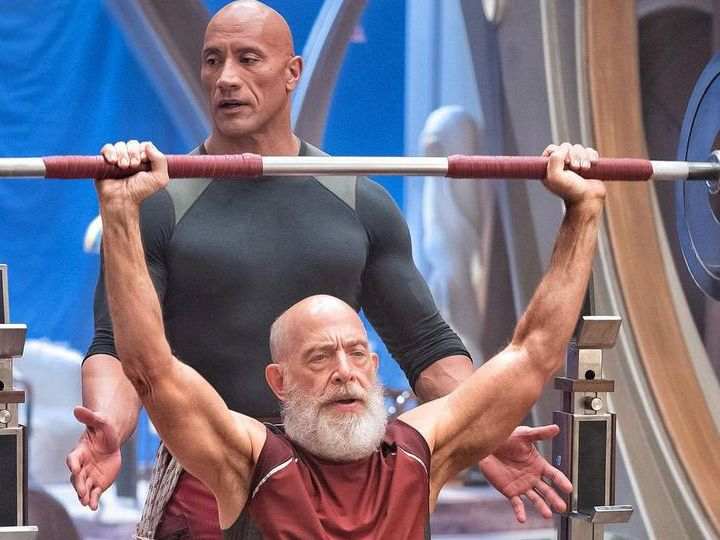 J. K-Simmons-during-a-weightlifting-contest 